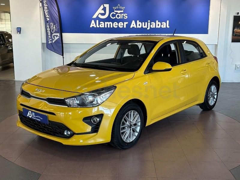 Usado Kia Rio 84 CV (61 kW) 2021 Amarillo Berlina