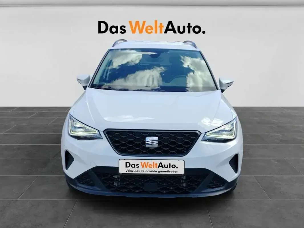 Usado Seat Arona Xperience 110 CV (80 kW) 2022 Blanco SUV
