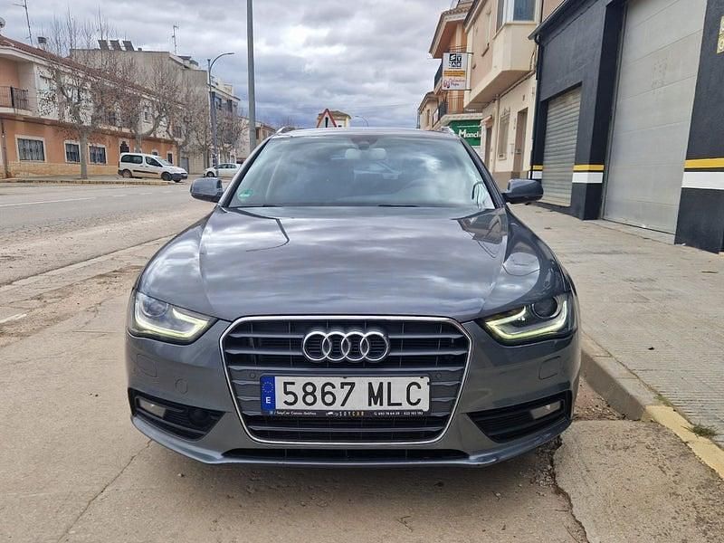 Usado Audi A4 Advanced 150 CV (110 kW) 2015 Gris / plata Familiar