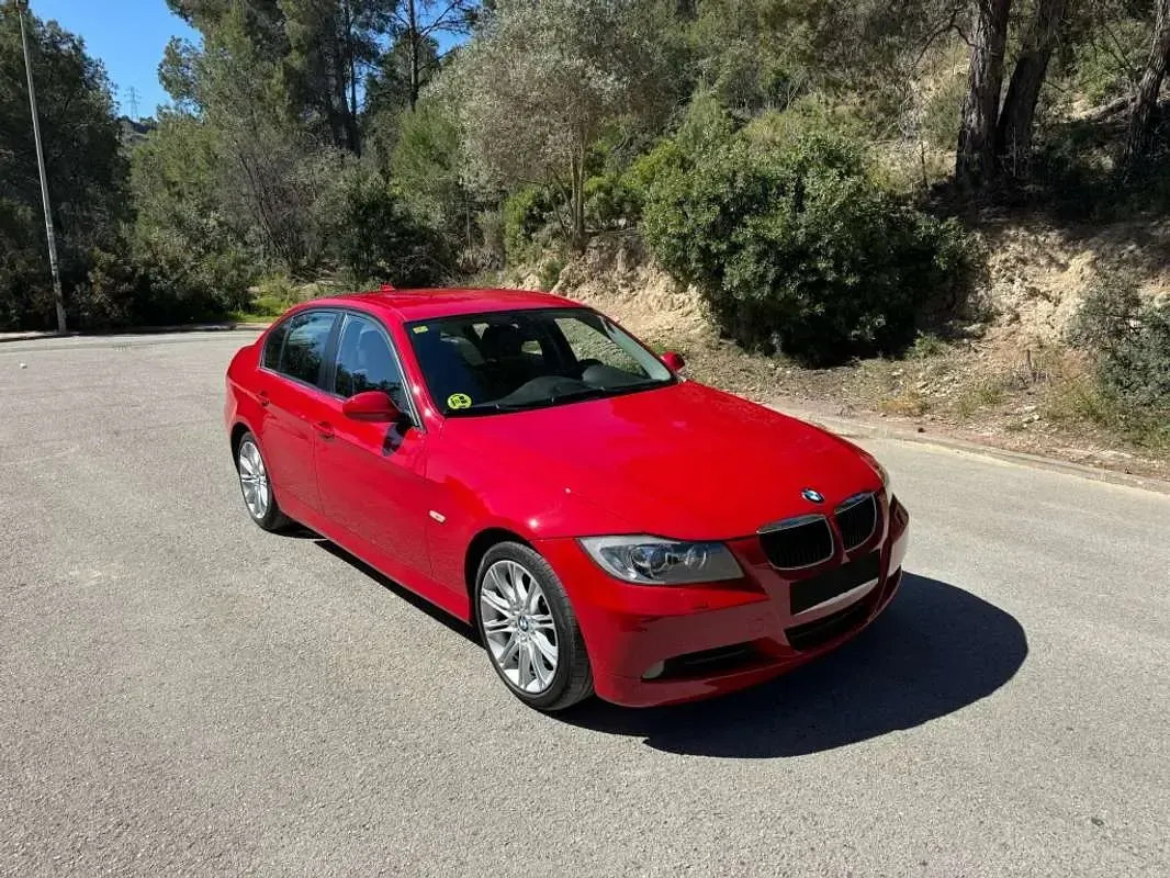Usado BMW 320 163 HP (119 kW) 2007 Vermelho Sedan