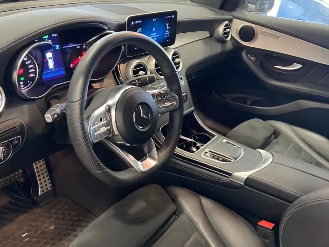 Usado Mercedes GLC300 AMG line 194 CV (142 kW) 2020 Blanco polar  pintura unicolor