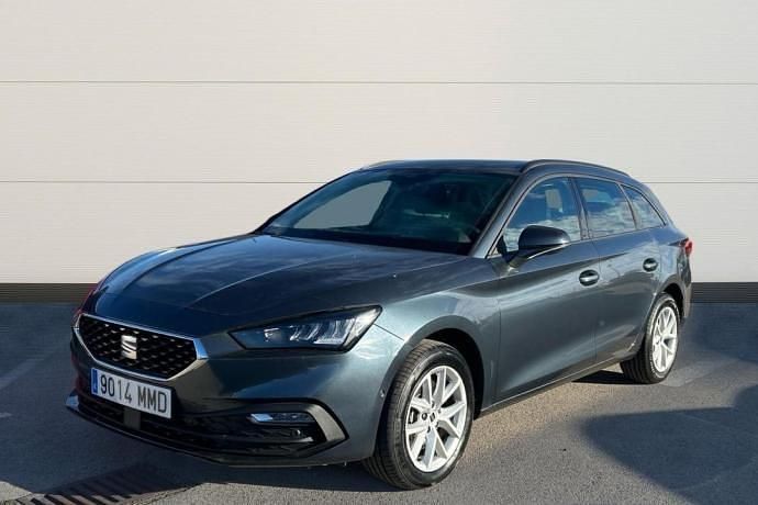 Usado Seat Leon Style 116 CV (85 kW) 2023 Gris Utilitario