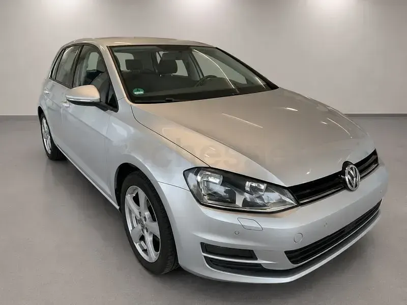 Usado VW Golf VII Edition 105 CV (77 kW) 2013 Gris / plata Berlina