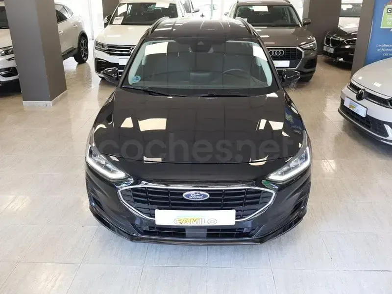 Usado Ford Focus Trend 120 CV (88 kW) 2022 Negro Familiar