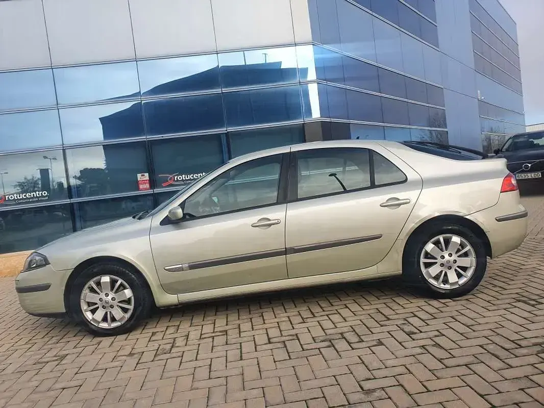 Usado Renault Laguna III Authentique 111 CV (81 kW) 2007 Berlina
