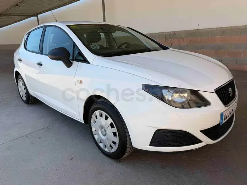Usado Seat Ibiza Copa 90 CV (66 kW) 2011 Blanco Berlina