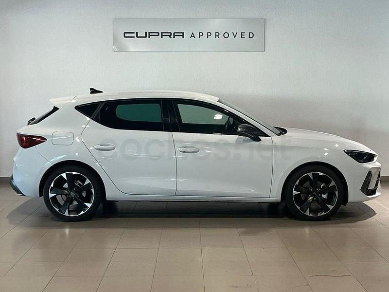 Usado Cupra Leon 150 CV (110 kW) 2024 Blanco Berlina