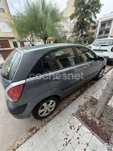 Usado Kia Rio 94 CV (69 kW) 2008 Azul Berlina