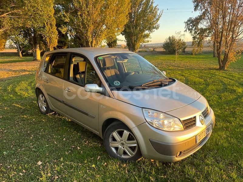 Gris / plata Usado 2006 Renault Scénic II Dynamique Monovolumen | 2400 € (Buen precio) - Imagen 1/4