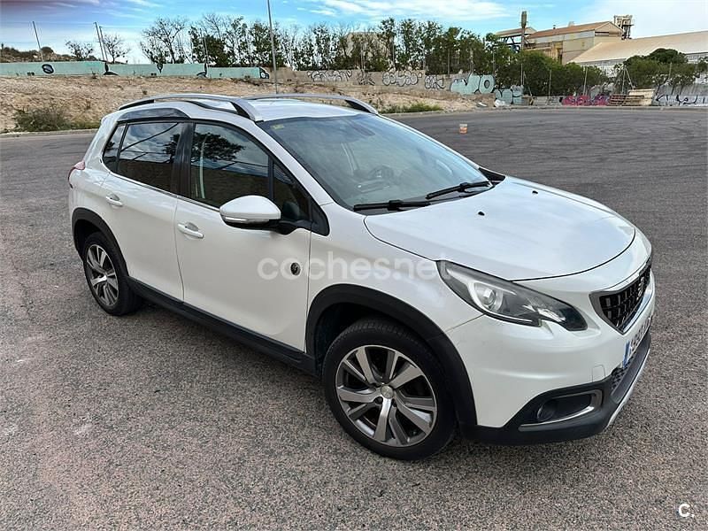 Usado Peugeot 2008 Crossway 120 CV (88 kW) 2018 Blanco SUV