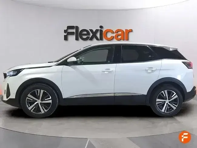 Usado Peugeot 3008 Allure 130 CV (95 kW) 2021 Blanco SUV