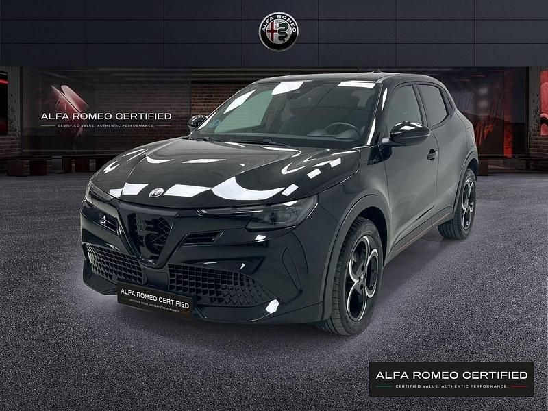 Negro Usado 2024 Alfa Romeo GT Junior Edizione Speciale | 25.900 € - Imagen 1/4