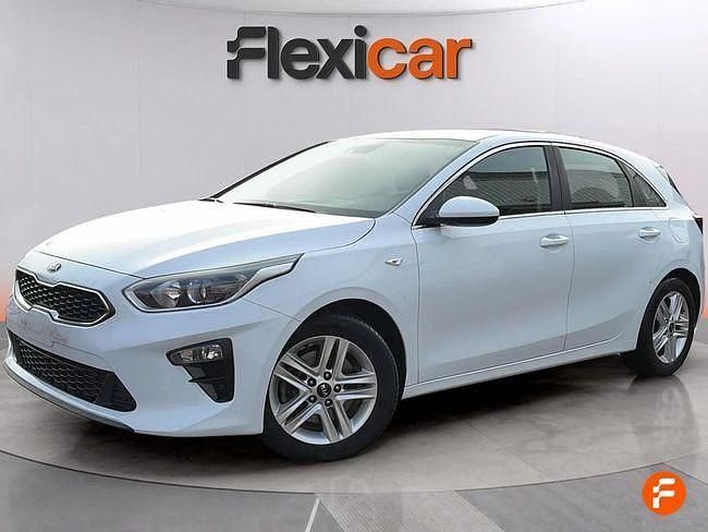 Usado Kia Ceed 120 CV (88 kW) 2021 Blanco Utilitario