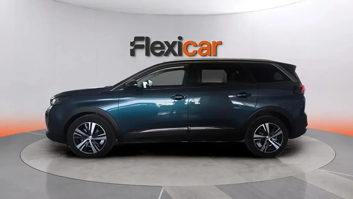 Usado Peugeot 5008 Active 131 CV (96 kW) 2022 Negro SUV