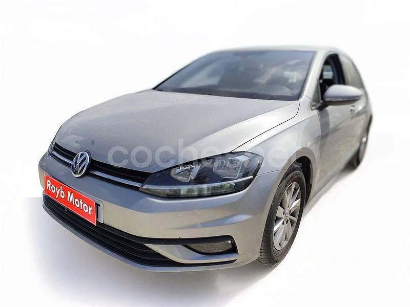 Gris / plata Usado 2017 VW Golf VII Edition Berlina | 14.490 € (Un poco caro) - Imagen 1/4