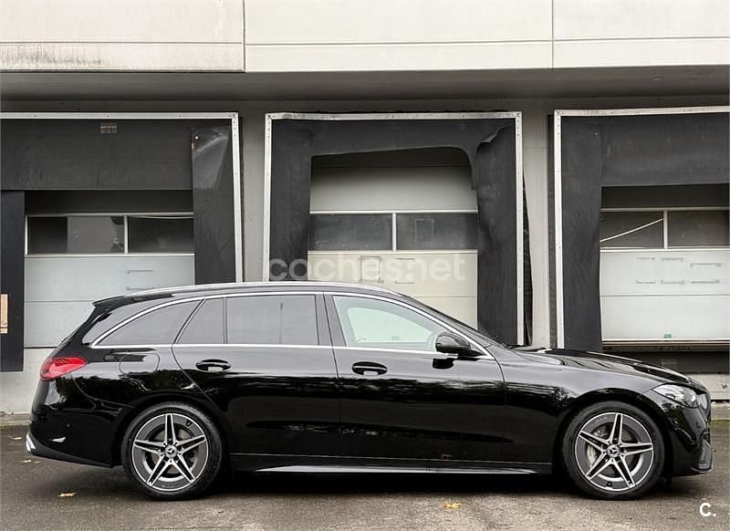 Usado Mercedes C220 200 CV (147 kW) 2022 Negro Familiar