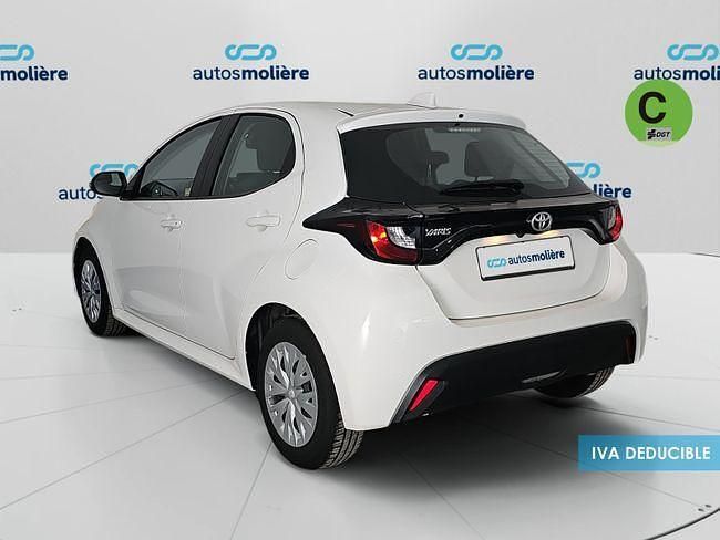 Usado Toyota Yaris Business Edition 69 CV (50 kW) 2022 Blanco Berlina