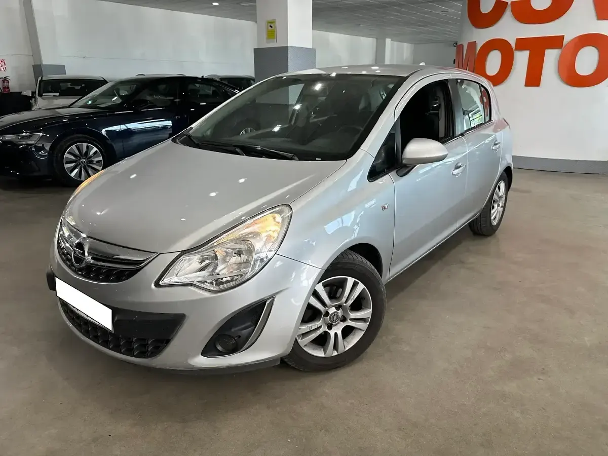 Usado Opel Corsa Enjoy 95 CV (69 kW) 2011 Gris Utilitario