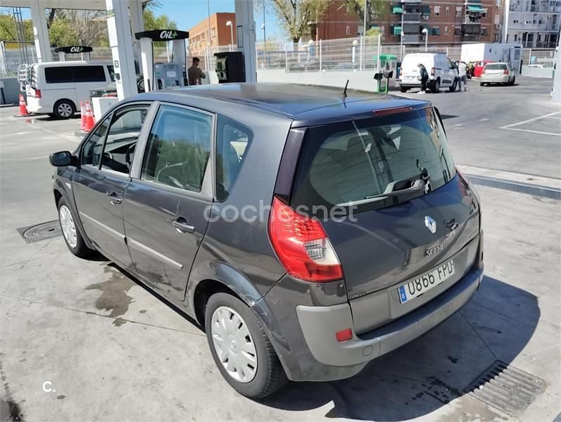 Usado Renault Scénic II Dynamique 105 CV (77 kW) 2007 Negro Monovolumen