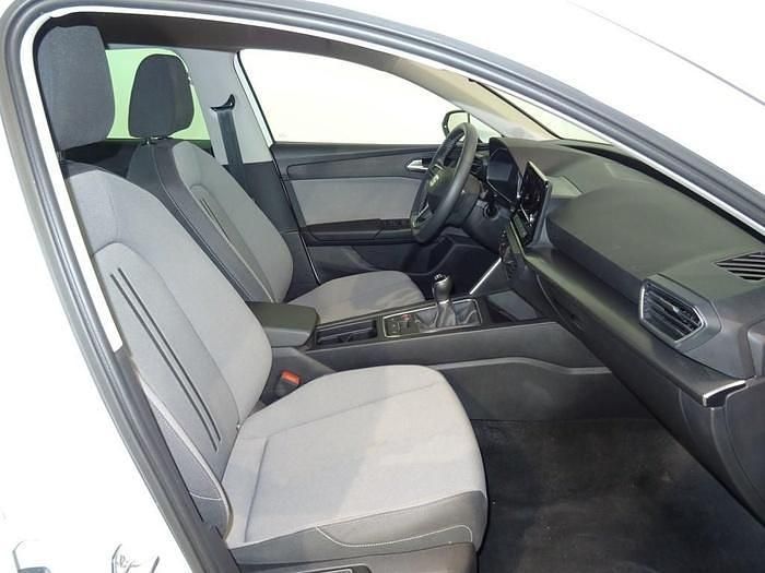 Begagnad Seat Leon Style 110 HK (80 kW) 2025 Vit Sedan