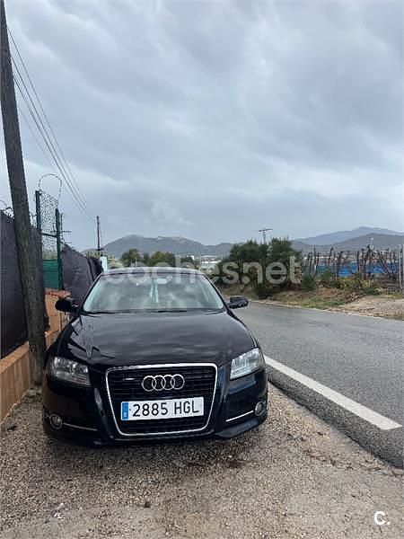 Käytetty Audi A3 Ambiente 105 HP (77 kW) 2011 Musta Viistoperä