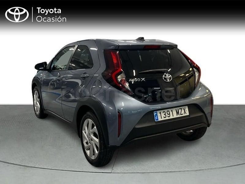 Usado Toyota Aygo X Play 72 CV (52 kW) 2025 Azul SUV