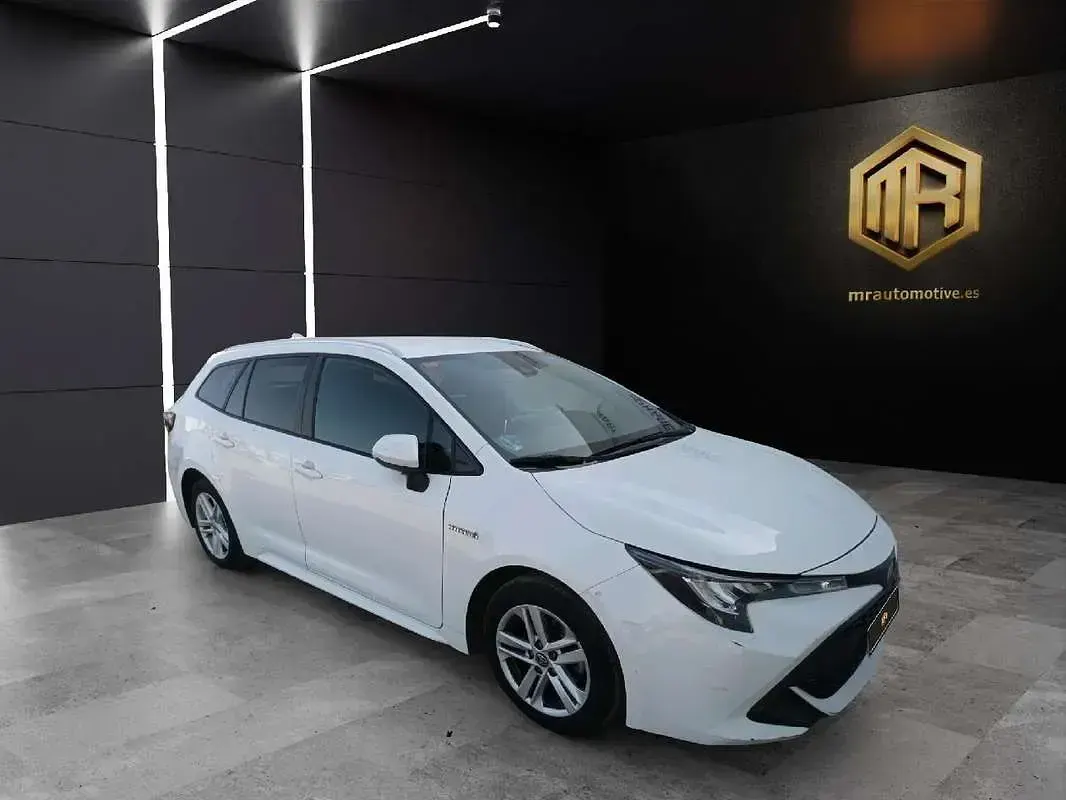 Usado Toyota Corolla Active 122 CV (89 kW) 2021 Blanco Familiar