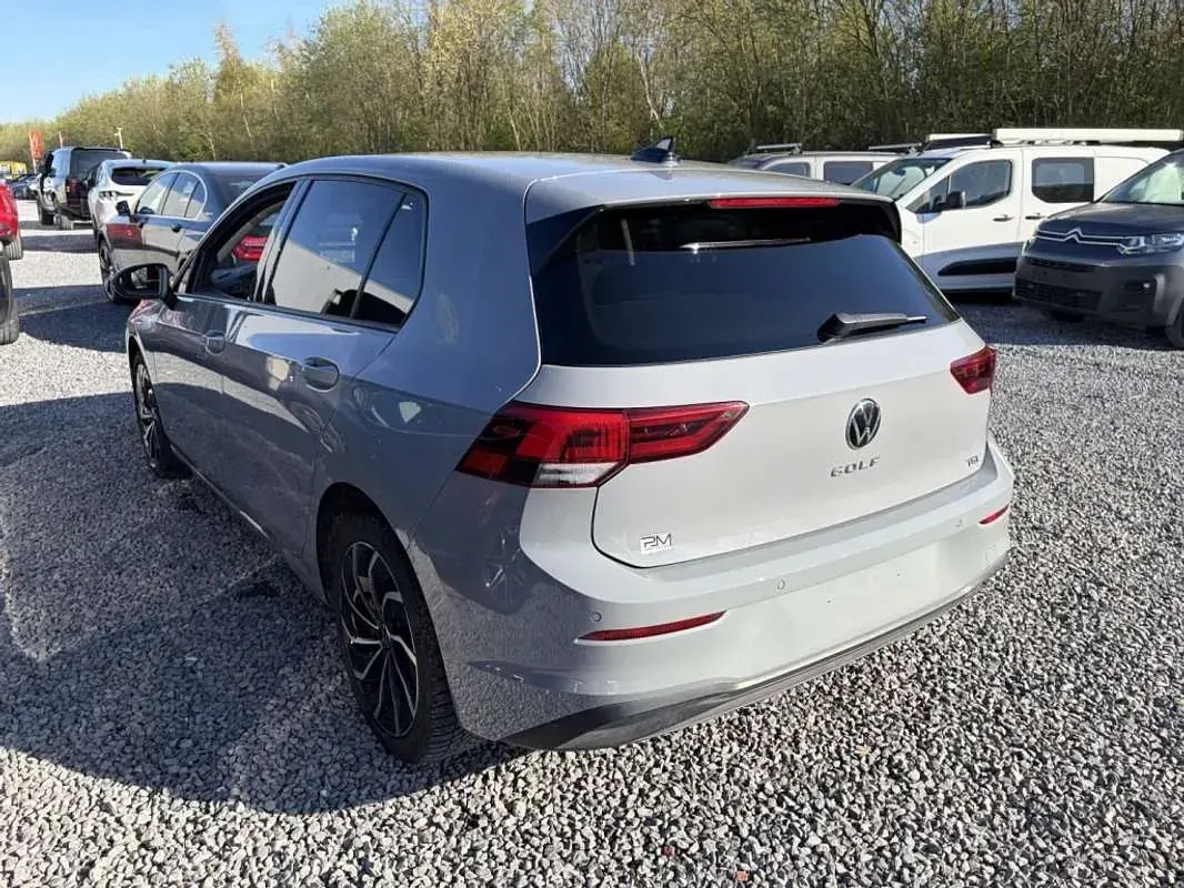 Usado VW Golf VIII Life 110 CV (80 kW) 2023 Gris Utilitario