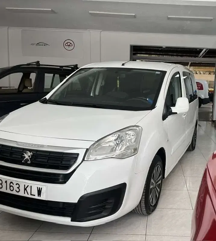 Usado Peugeot Rifter Active 75 CV (55 kW) 2018 Blanco Monovolumen