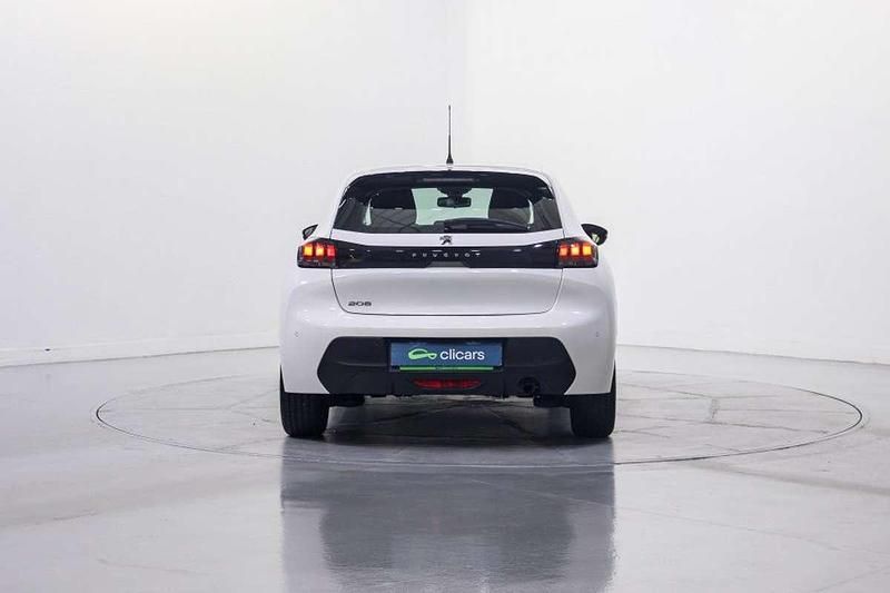 Usado Peugeot 208 Active 102 CV (75 kW) 2021 Blanco Utilitario