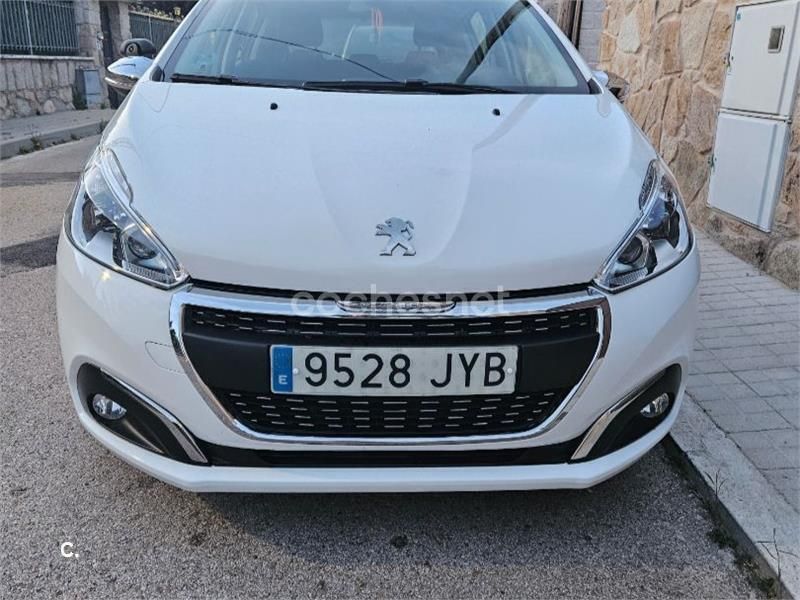 Etiqueta c (verde) Usado 2017 Peugeot 208 Allure Utilitario | 9500 € - Imagen 1/4