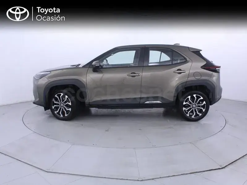 Usado Toyota Yaris Cross Active 116 CV (85 kW) 2022 Marrón SUV