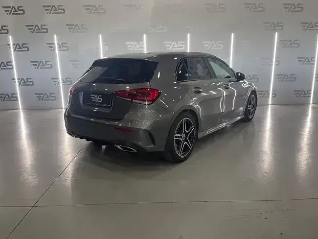 Usado Mercedes A200 150 CV (110 kW) 2019 Gris Berlina