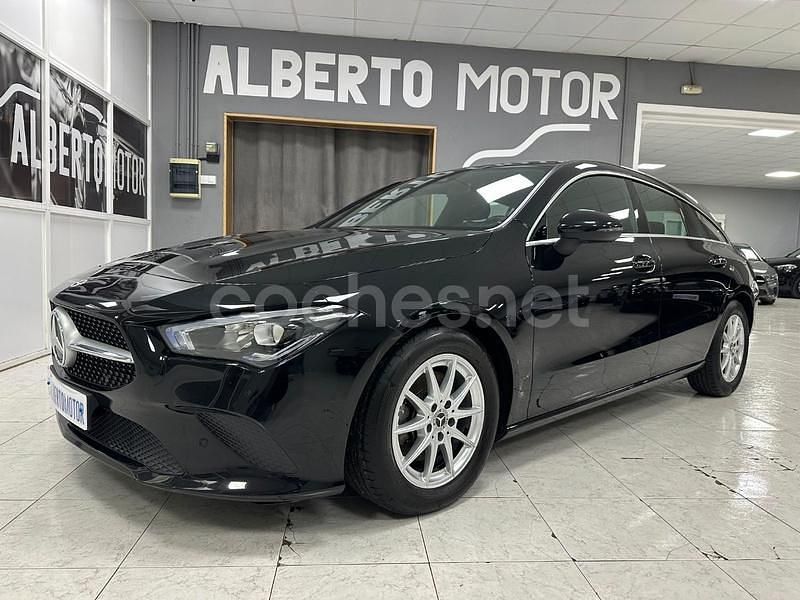 Negro Usado 2022 Mercedes CLA200 Shooting Brake Familiar | 22.900 € (Super precio) - Imagen 1/4