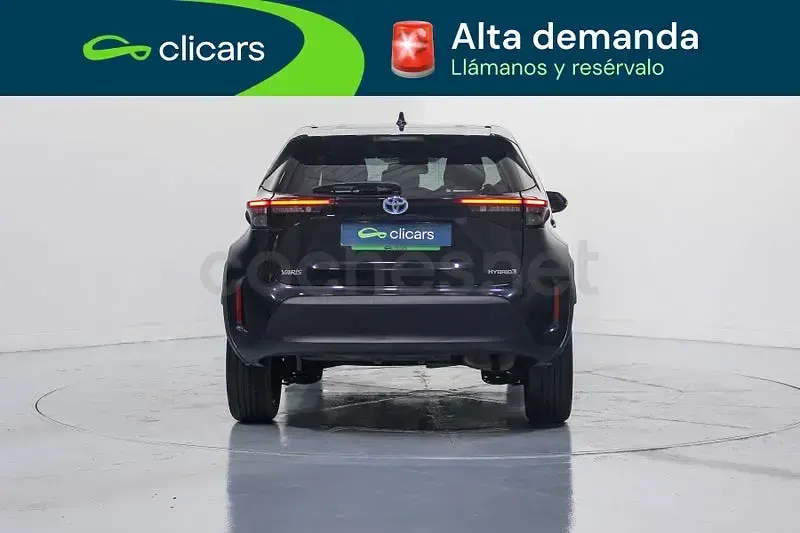 Używany Toyota Yaris Cross Active 116 KM (85 kW) 2022 Czarny SUV