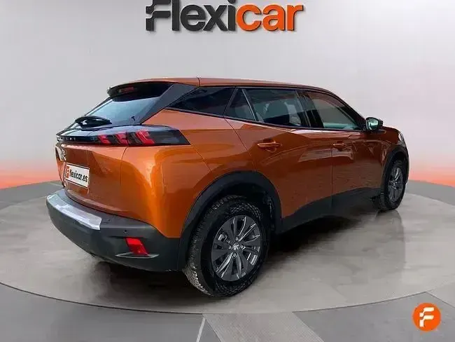 Usado Peugeot 2008 Active 100 CV (73 kW) 2021 Naranja SUV
