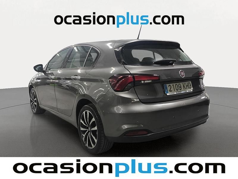Usado Fiat Tipo Lounge 120 CV (88 kW) 2018 Gris Berlina