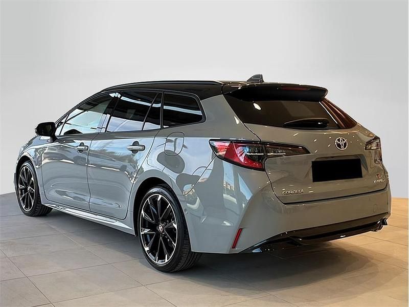 Usado Toyota Corolla Sport 180 CV (132 kW) 2022 Bitono gris manhattan Familiar