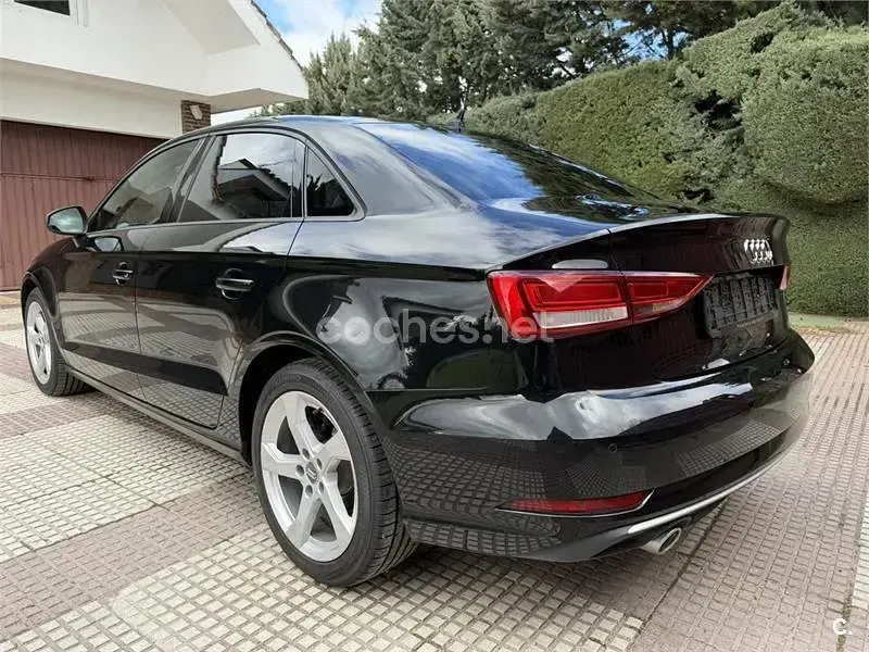 Usado Audi A3 116 CV (85 kW) 2020 Negro Berlina
