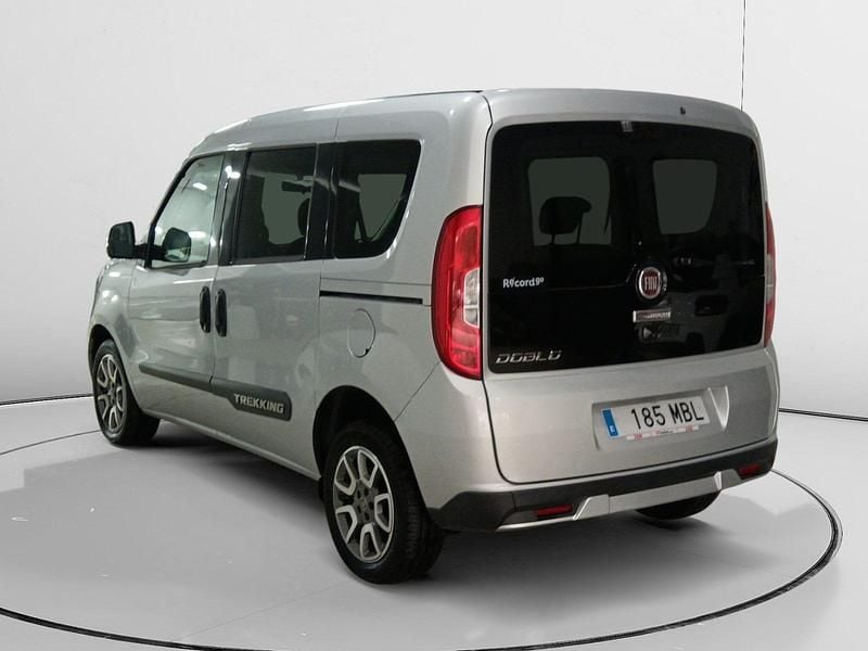 Usado Fiat Doblò Trekking 121 CV (88 kW) 2022 Blanco Monovolumen
