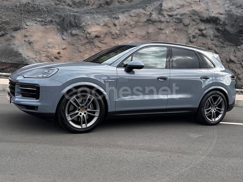Gris / plata Usado 2024 Porsche Cayenne SUV | 91.995 € - Imagen 1/4