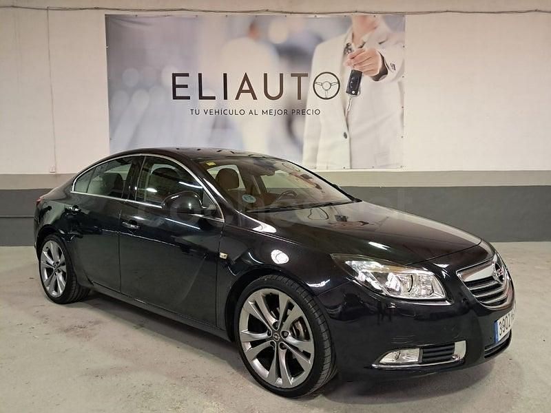 Usado Opel Insignia Edition 140 CV (102 kW) 2011 Negro Berlina