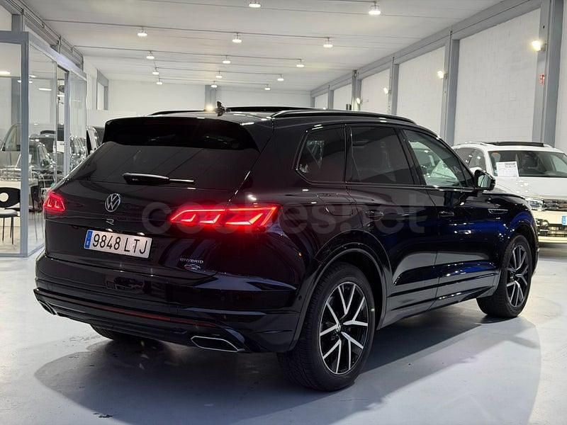 Usado VW Touareg R 462 CV (339 kW) 2021 Negro SUV