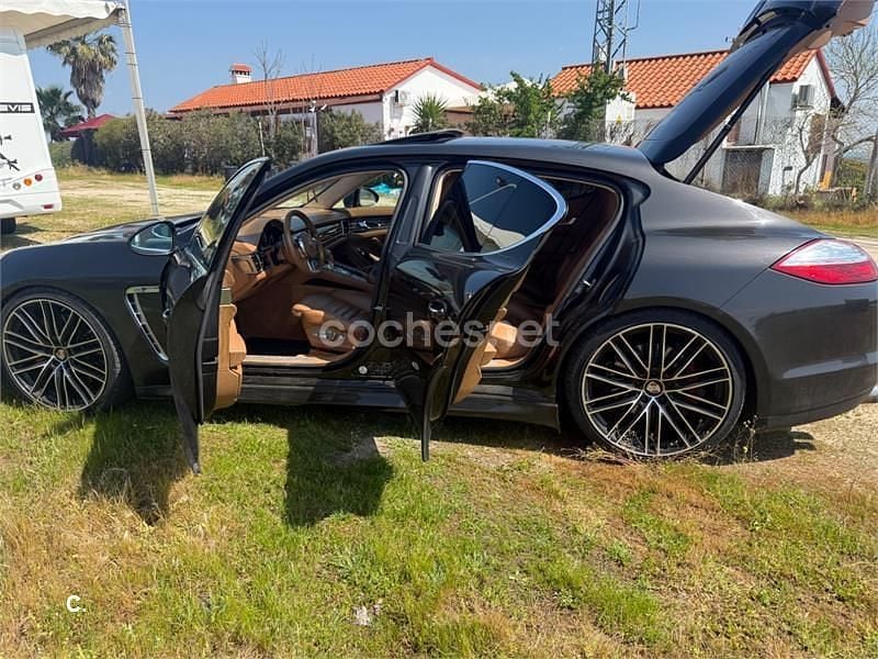 Usado Porsche Panamera Turbo 500 CV (367 kW) 2011 Negro Berlina