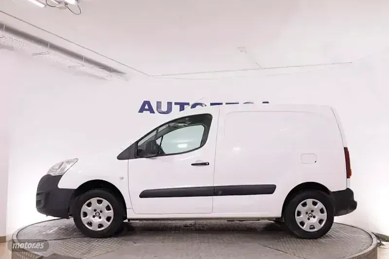 Usado Peugeot Partner 67 CV (49 kW) 2019 Blanco Monovolumen