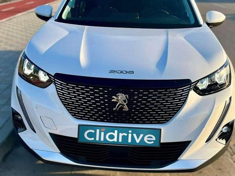 Usado Peugeot 2008 Allure 101 CV (74 kW) 2021 Blanco SUV