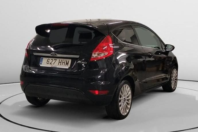 Usado Ford Fiesta Trend 97 CV (71 kW) 2011 Utilitario