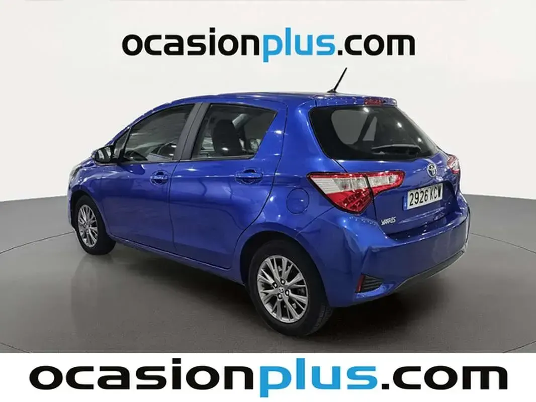 Usado Toyota Yaris Active 111 CV (81 kW) 2017 Azul Utilitario