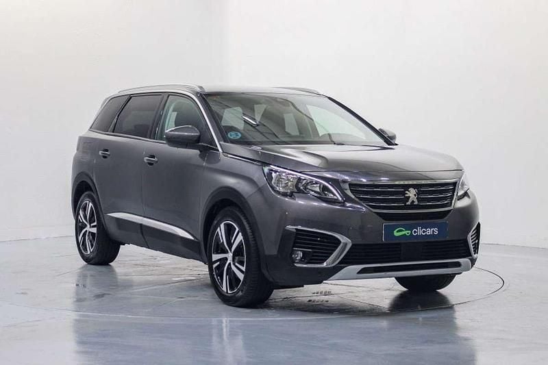 Usado Peugeot 5008 Allure 131 CV (96 kW) 2019 Gris SUV