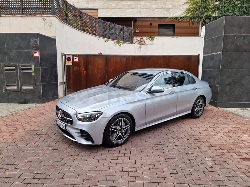 Usado Mercedes E220 194 CV (142 kW) 2022 Gris / plata Berlina
